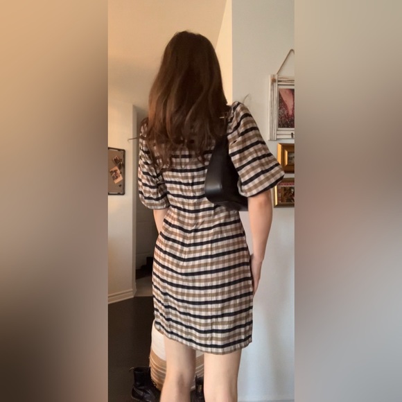 Puff sleeves dress - Picture 16 of 16